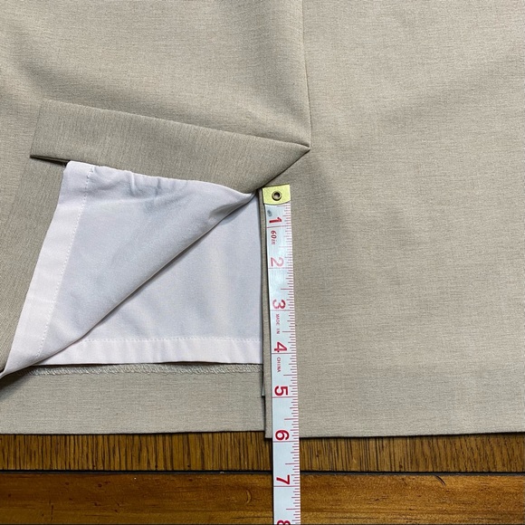 💕HP💕 Tahari ASL Tan Sleeveless Sheath Dress
Size 4 - Picture 8 of 16